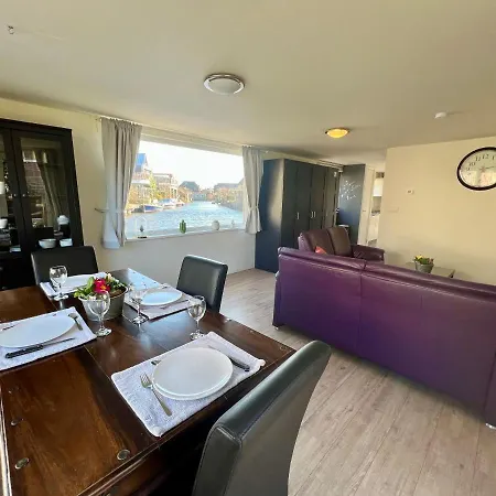 Holiday home Woonboot Irene