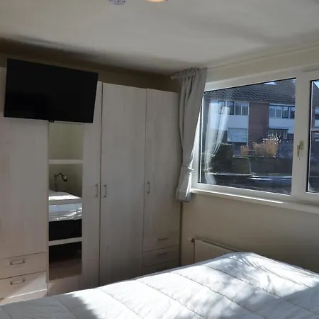 Holiday home Woonboot Irene *